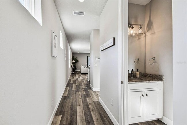 Building Photo - 3902 W Everett Ave