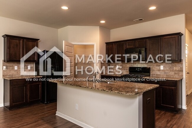 Building Photo - 3098 White Gate Lp