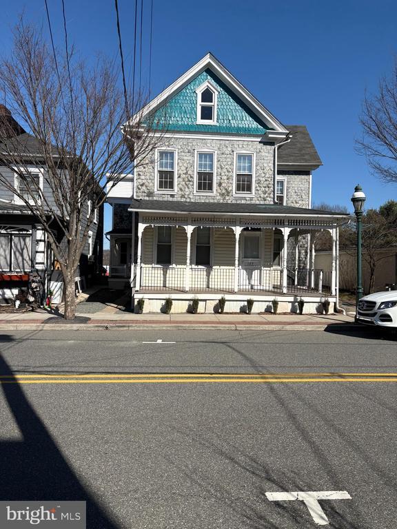 Building Photo - 125 Main St