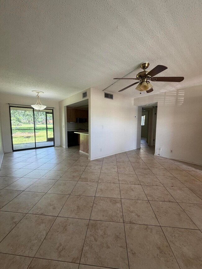 Building Photo - 4141 Oak Terrace Dr