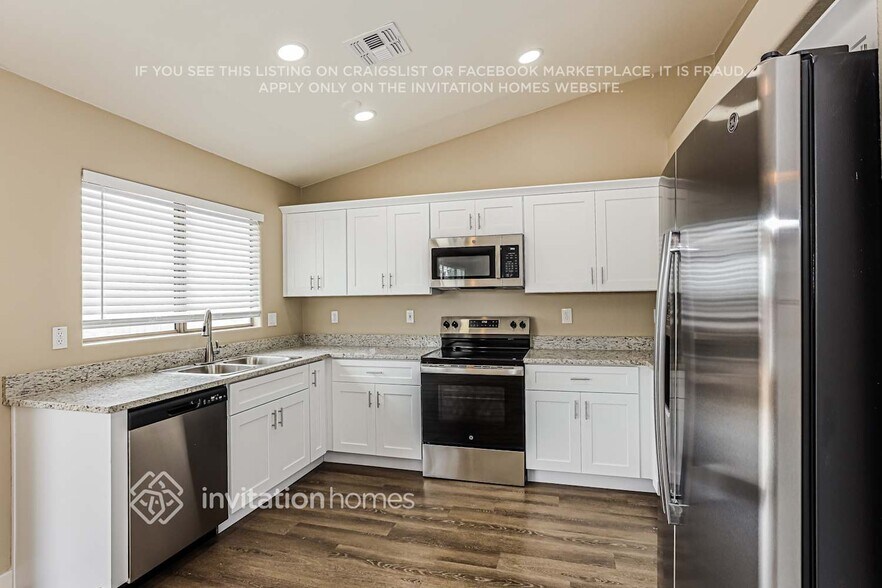 Building Photo - 7255 E Madero Ave