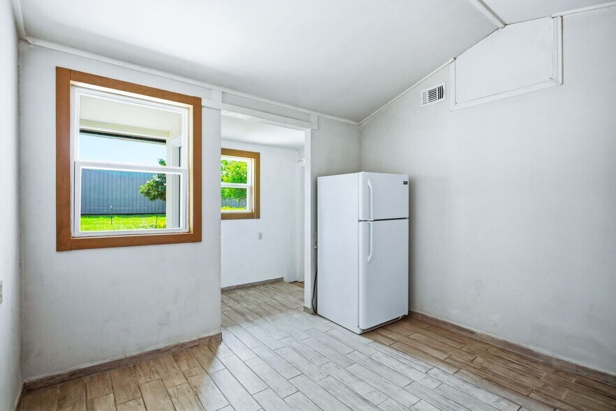 Building Photo - 2543 Co Rd 332