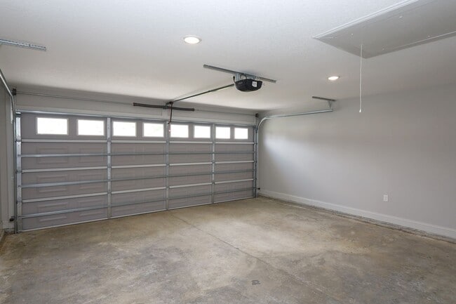 Building Photo - 2047 Meadow Cove Rd