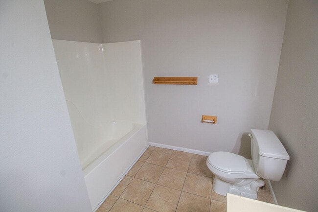 Building Photo - 5307 Silver Mill Dr