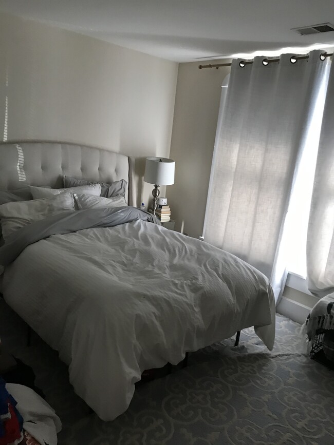 Bedroom - 828 Christian Pl