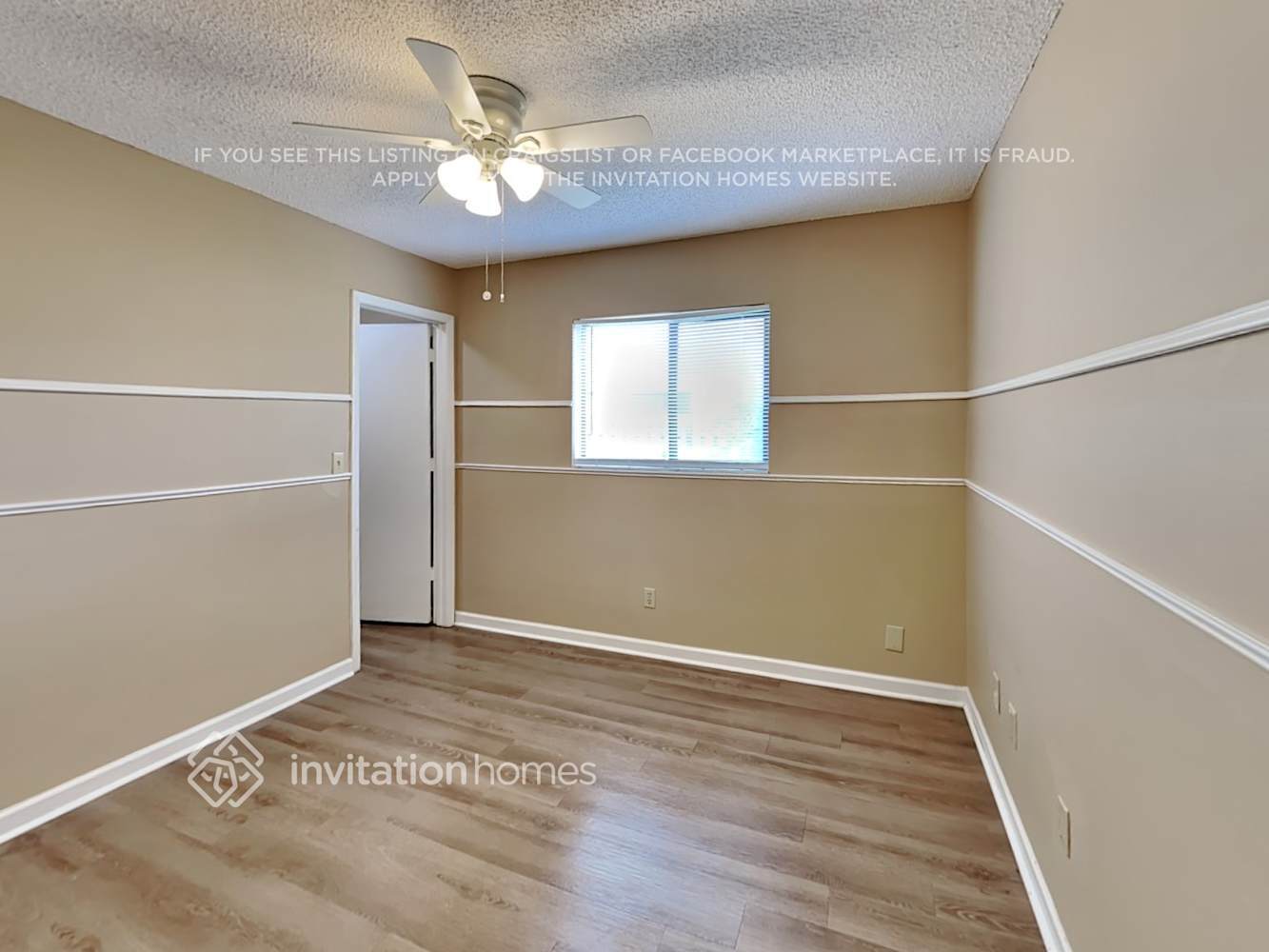 Building Photo - 3040 Oak View Dr