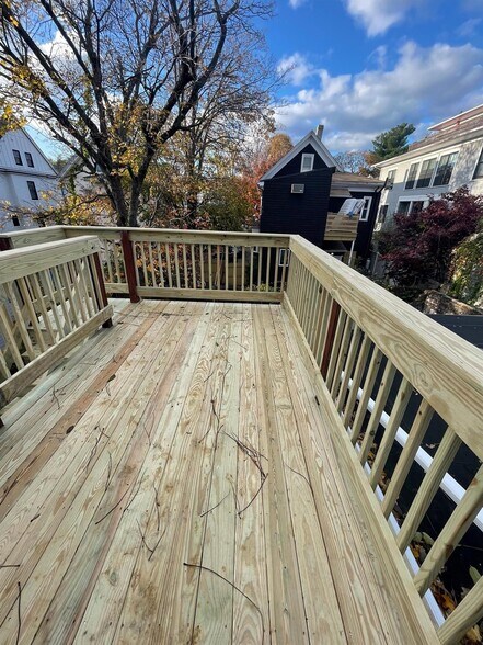 Building Photo - 9 Moore St