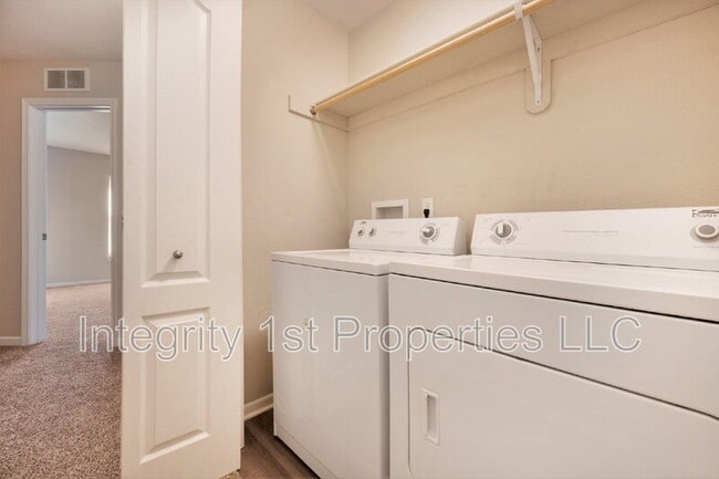 Building Photo - 5921 NW 91st St