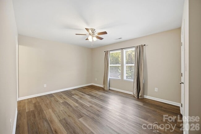 Building Photo - 1361 Ontario Dr