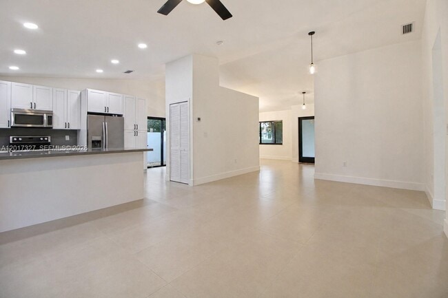 Building Photo - 10088 SW 143rd Ct
