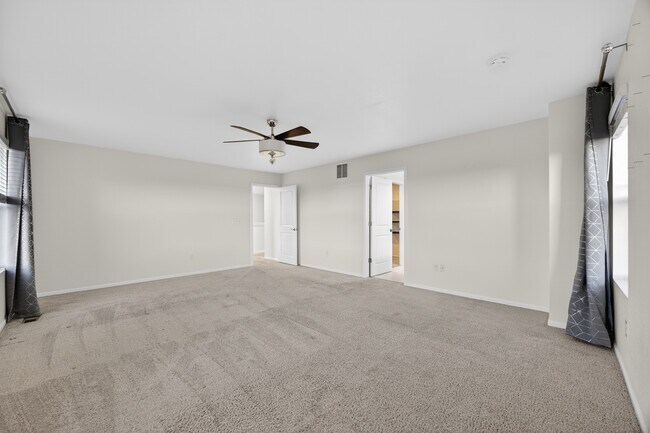 Building Photo - 221 S Quantock St