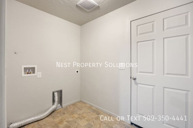 Building Photo - 935 E Mt. Adams St