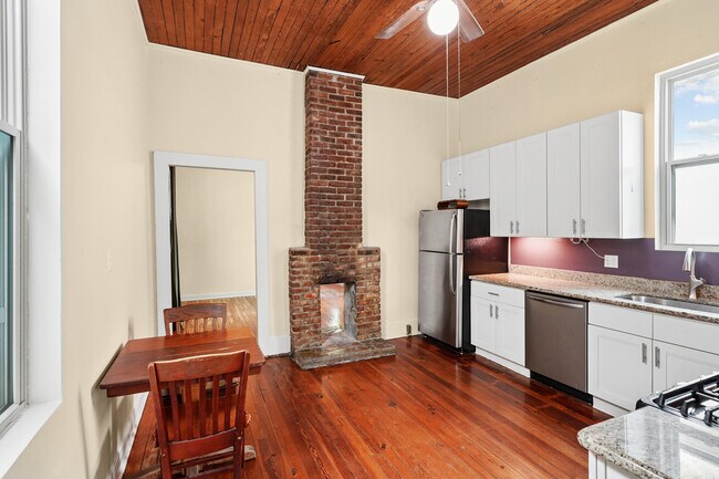 Building Photo - 131 Brooklyn Ave