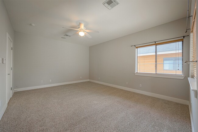 Building Photo - 4305 Eigel St