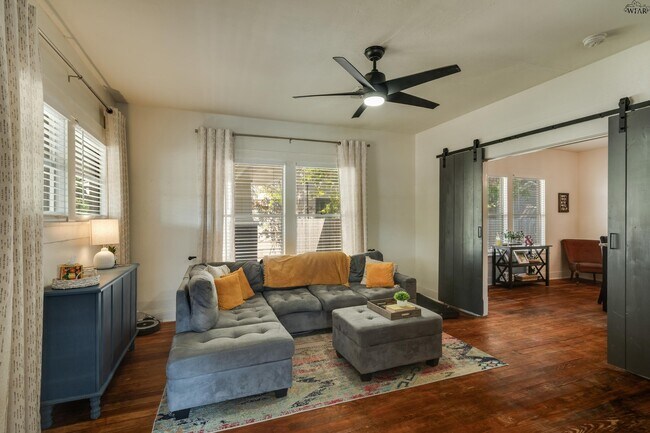 Building Photo - 1113 Taylor St