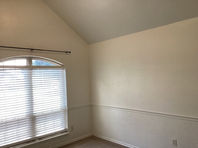 Building Photo - 17552 Zinc Dr