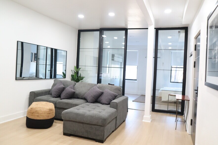 living - furnished - 411 E Girard Ave