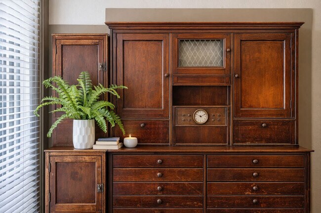 Building Photo - 101 Algoma Blvd