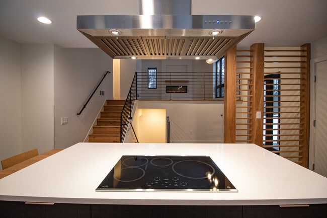 Induction cook top on island - 5590 Harding Ln