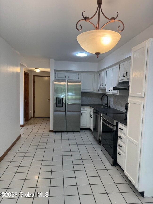 Building Photo - 103 Stone Ridge Ct