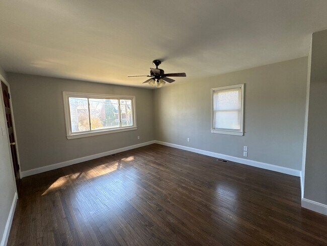 Building Photo - Newly Renovated 3-bedroom, 1-bathroom home with 2 car garage in Bethlehem Township