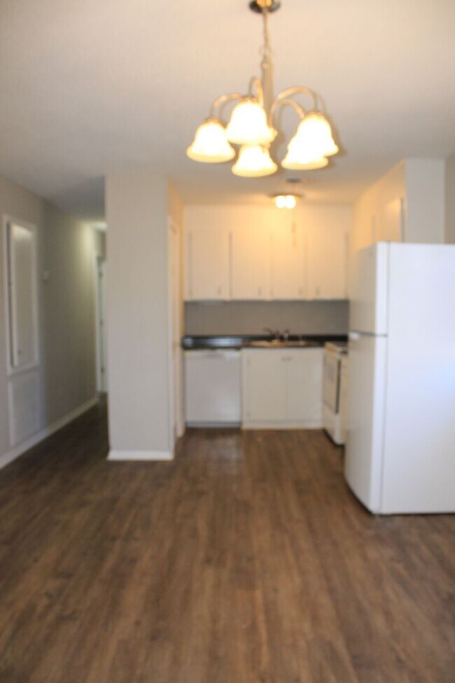 Building Photo - 3517 Byron Pl