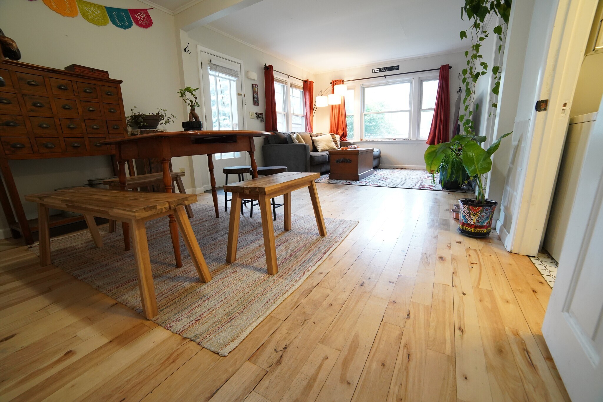 Breakfast Nook! - 47 Mansion St