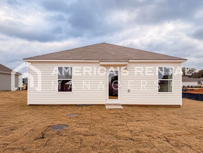 Building Photo - Coming Soon! Available to view NOW!!! Comfortable and Bright Tuscaloosa Home