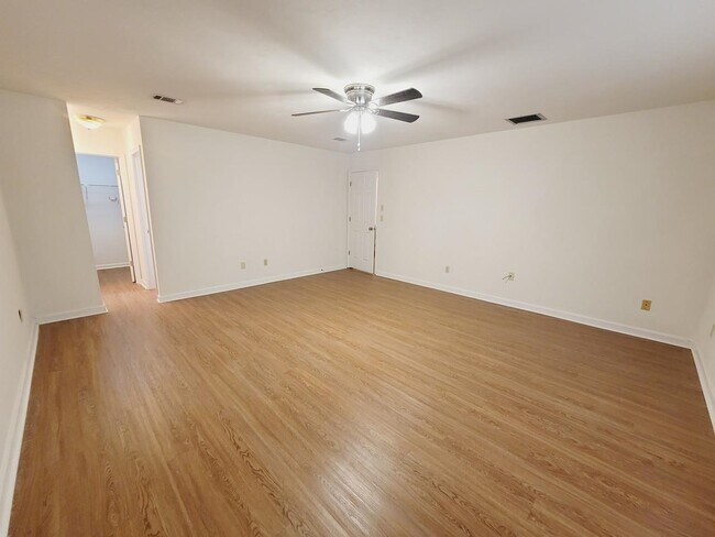 Building Photo - 1555 San Luis Rd