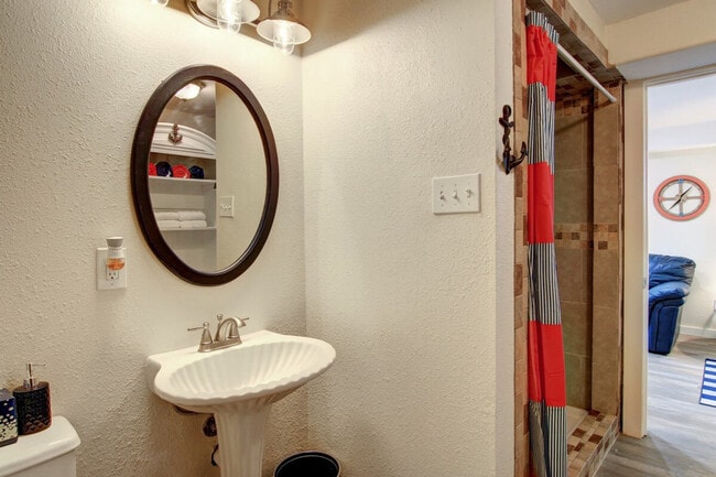 Building Photo - 1300 Eleventh Street-SI ID1023200P