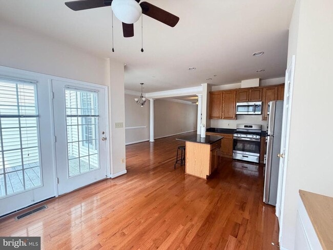 Building Photo - 225 Deer Meadow Ln