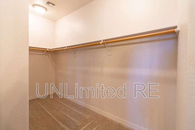 Building Photo - 2513 W Pollo Cir