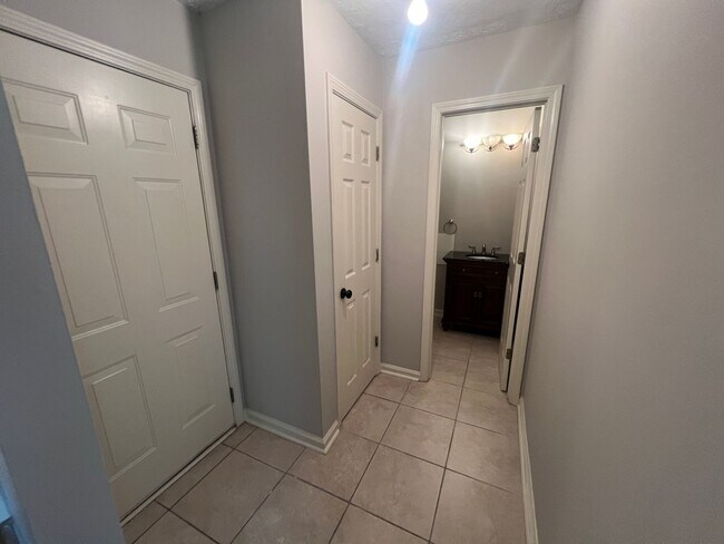 Building Photo - Great Corner Lot