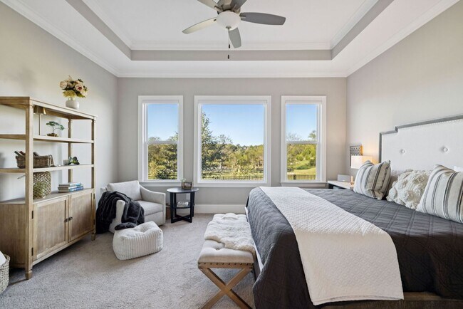 Building Photo - Luxurious living space *Fully furnished and impeccably designed*