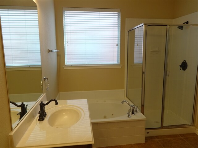 Building Photo - 4016 Alderbrook Ln