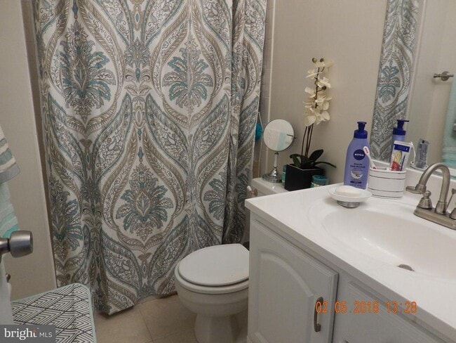 Building Photo - 6054 Old Landing Way