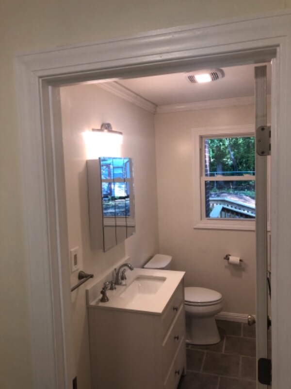 Building Photo - 406 Forest Cir