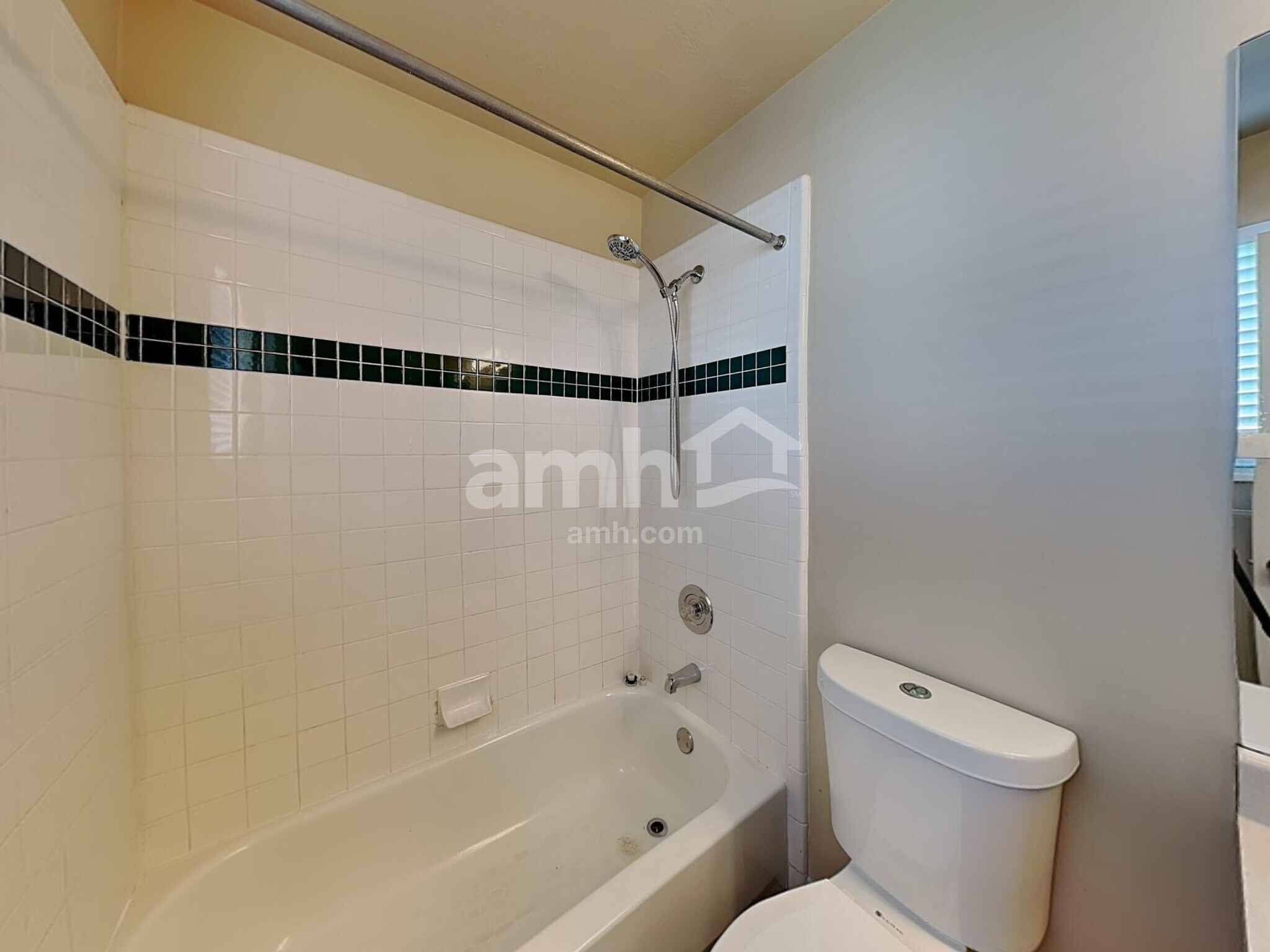 Building Photo - 1920 Sergeant Dr