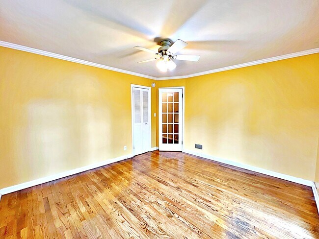 Building Photo - 6309 NE Broadway