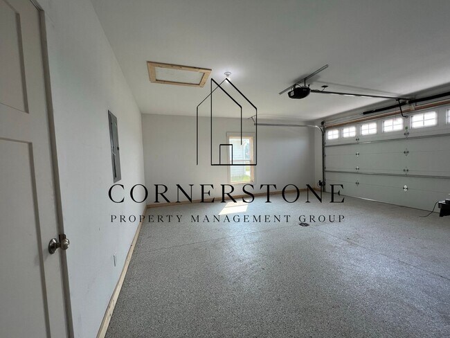 Building Photo - 1408 24th Ave N