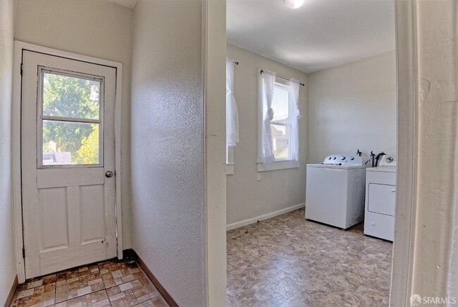 Building Photo - 1218 York St