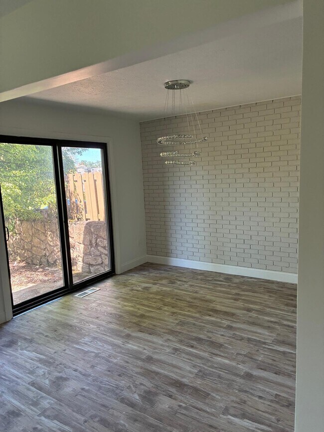 Building Photo - 3421 Burrwood Dr