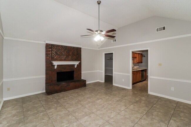 Building Photo - 6610 Shaker Ln