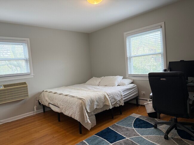 Building Photo - 2145 Ridge Ave