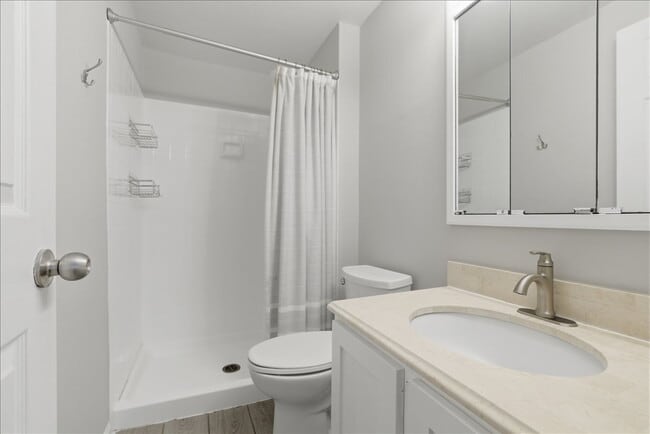 Building Photo - Updated 3BR / 2.5BA Townhome in Summit Chase – Over 1,900 Sq Ft with Deck & Fenced Patio!