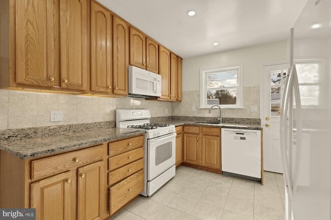 Building Photo - 2736 Stephenson Ln NW