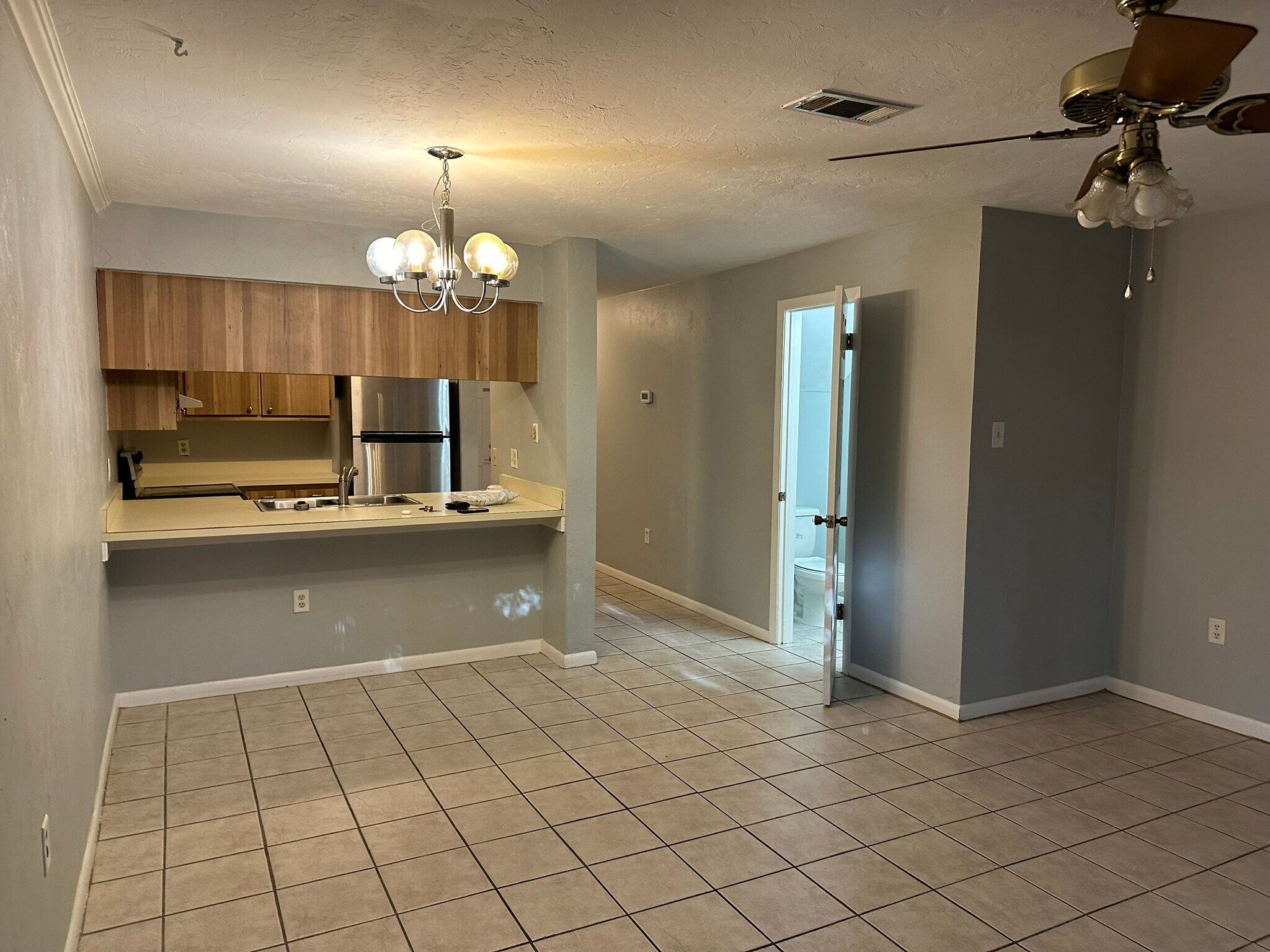 Building Photo - 2635 SW 35th Pl