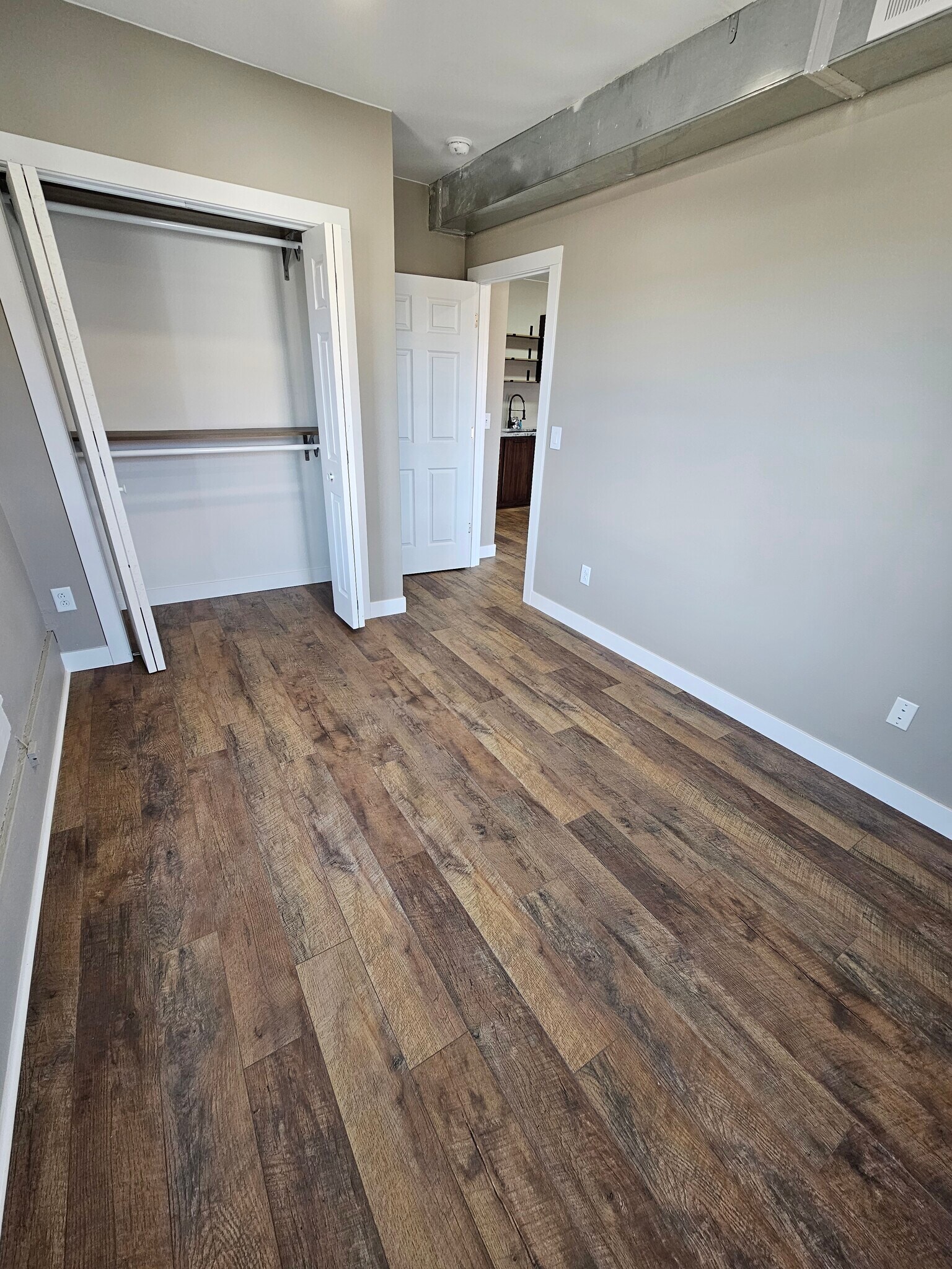 Building Photo - 502 Bay St