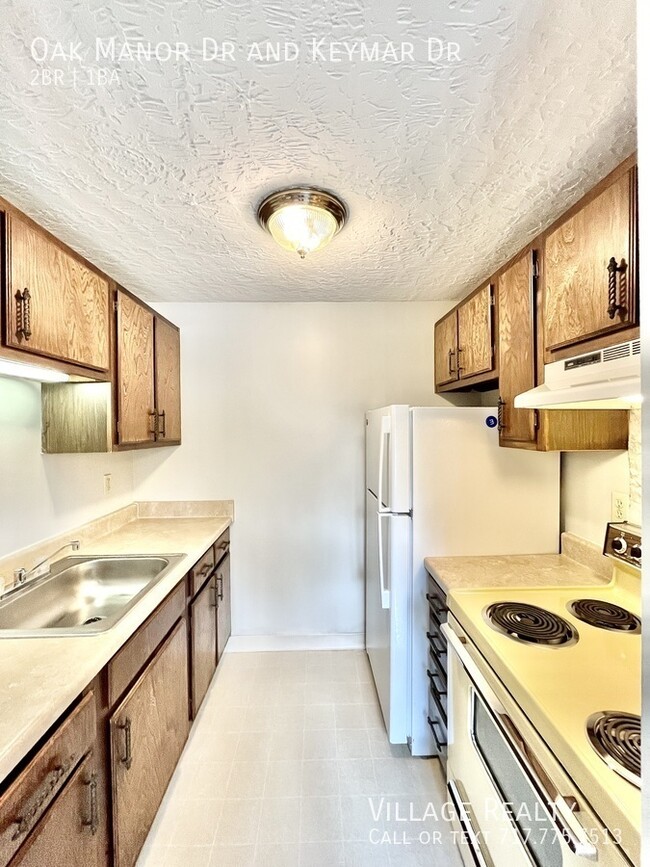 Building Photo - 230 Oak Manor Dr