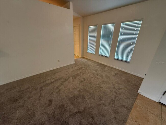 Building Photo - 27097 Paratins Dr